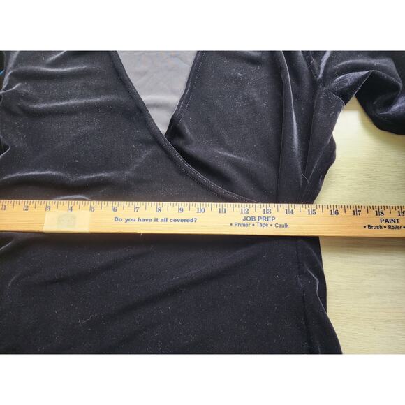 TOP/BLOUSE-CASUAL CORNER-Black Velvet-Low V-Neck Crossover-Long Sleeves-Size LRG - Picture 9 of 12